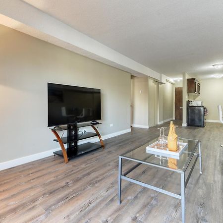 A Spacious Downtown 1-Bed Suite Calgary Ngoại thất bức ảnh