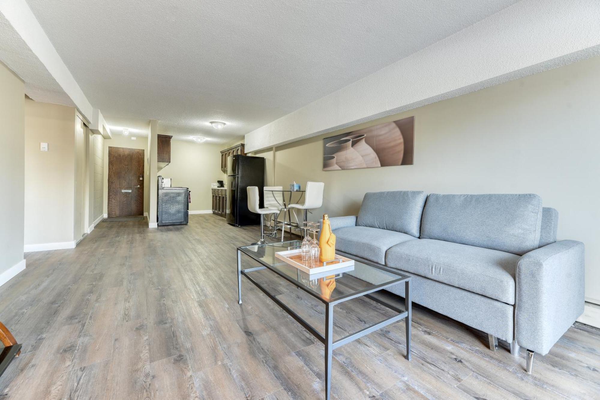 A Spacious Downtown 1-Bed Suite Calgary Ngoại thất bức ảnh